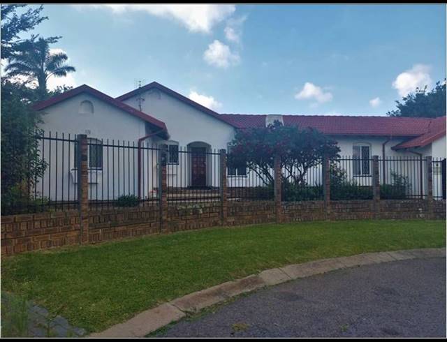 3 BEDROOM HOUSE FOR SALE IN VAN RIEBEECK PARK